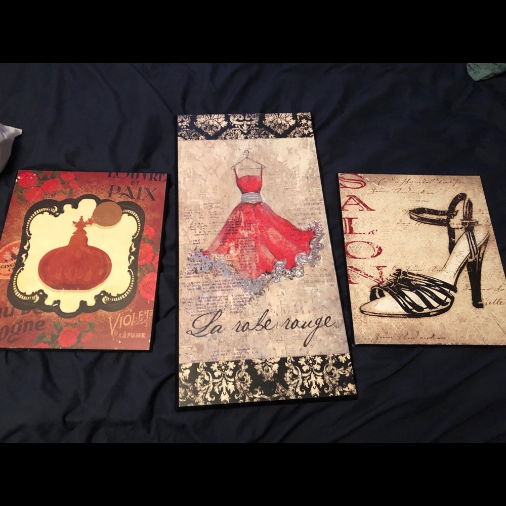 Thin wooden art pieces